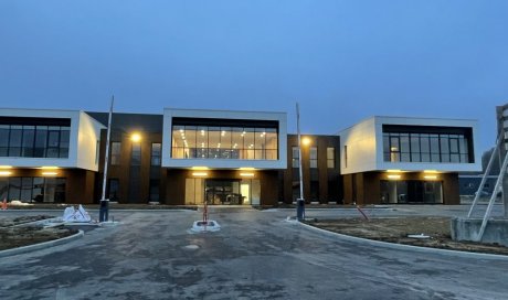 Mur rideau SHUCCO avec brise soleil extérieur